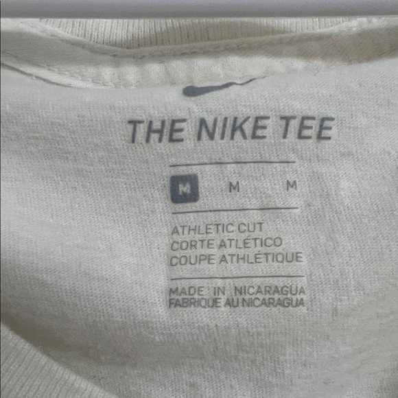 Nike Women’s Off-White Short Sleeve T-Shirt Black Swoosh Logo Size M - Picture 2 of 4